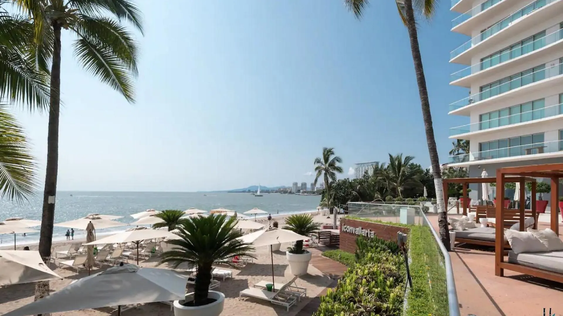 Icon Vallarta Beach Front By Bamboo Skylife Puerto Vallarta Apartmán